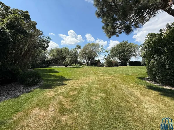 Juneau Ave SE, Orange City, IA 51041
