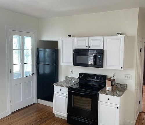 2nd image of 16 Westminster St