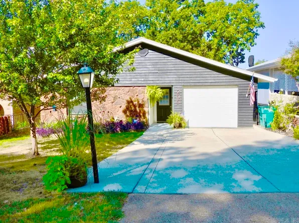 205 S Nightingale Dr, Horseshoe Bend, AR 72512