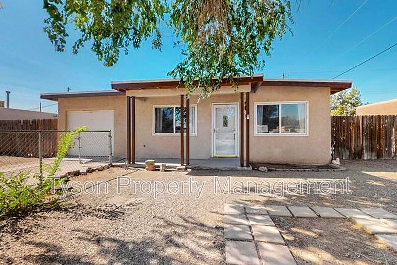 1st image of 5932 Avenida La Barranca NW