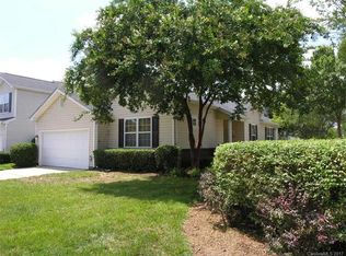 5923 Meadowmont Dr, Charlotte, NC 28269