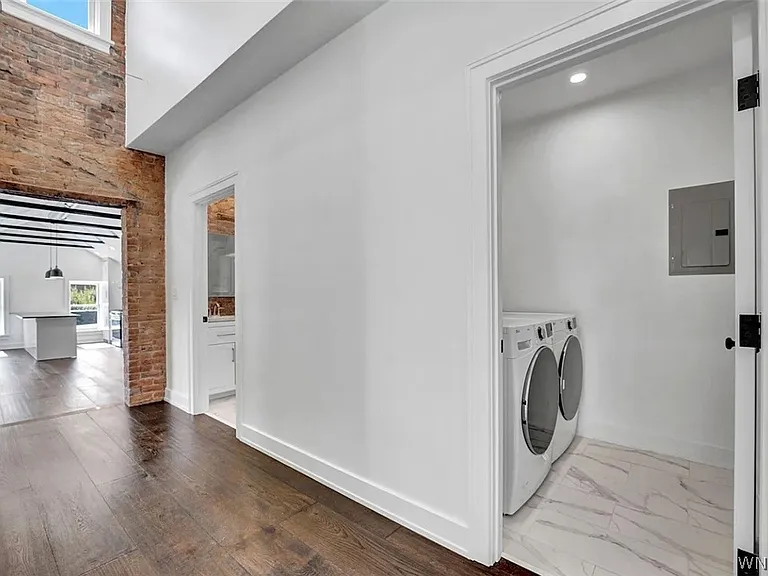 162 Allen St — Photo 3