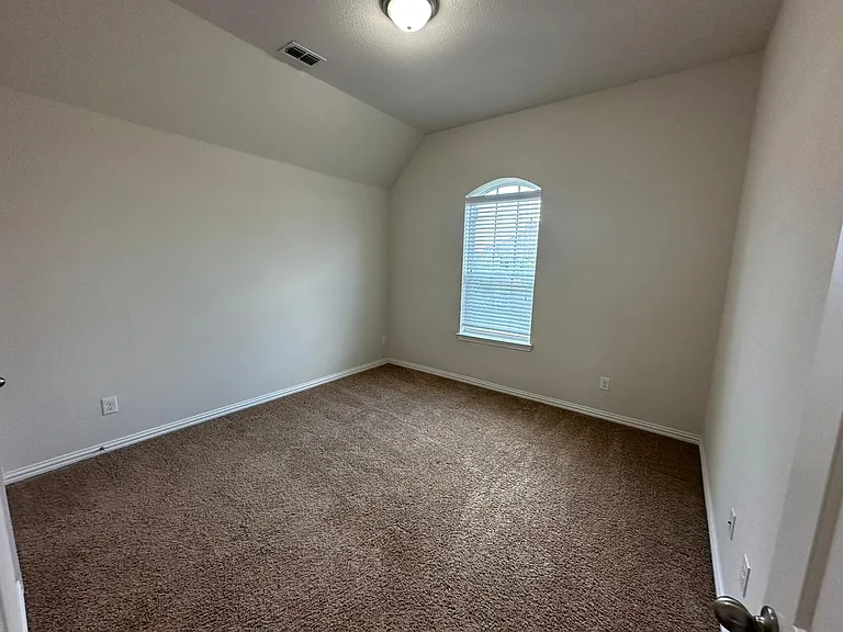 5660 Domer Dr — Photo 17