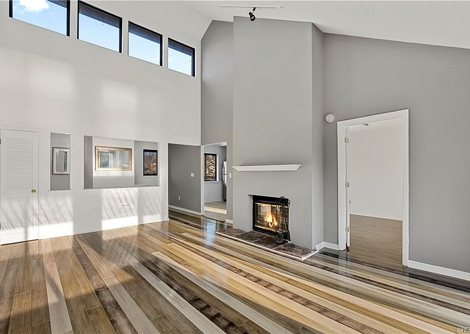 1st image of 502 Panorama Dr