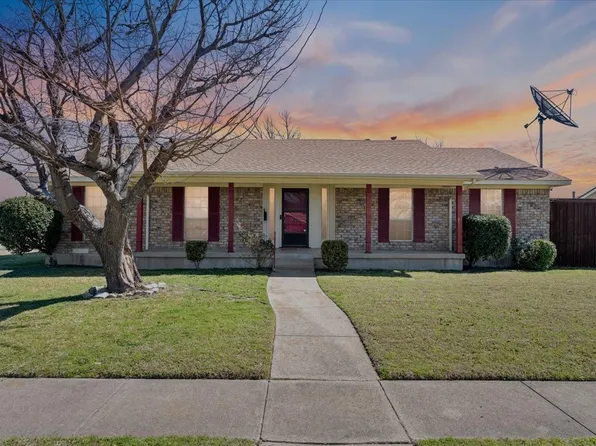 910 Bradfield Dr, Garland, TX 75042