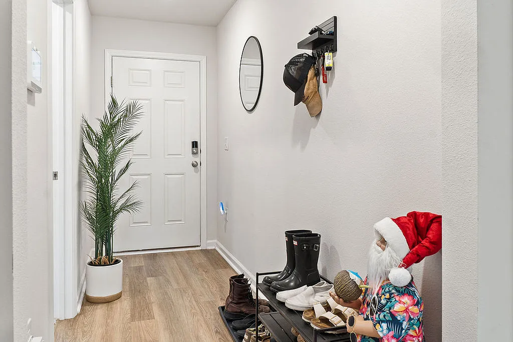 Building Photo - 9671 Angel Oak Dr