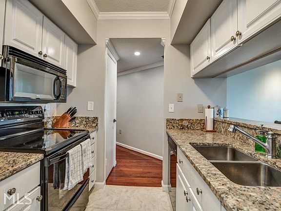 5th image of 1 Biscayne Dr NW #806