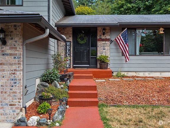 3rd image of 10605 41st Avenue NE