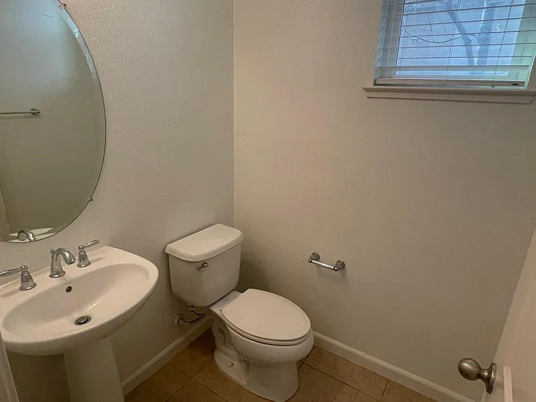 436 Potters Ln — Photo 13