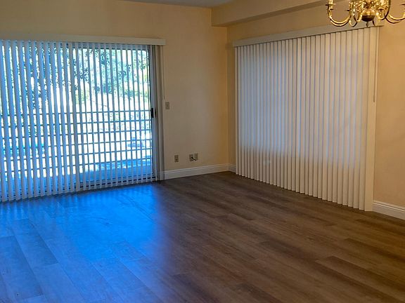 3rd image of 2706 Honolulu Ave APT 209
