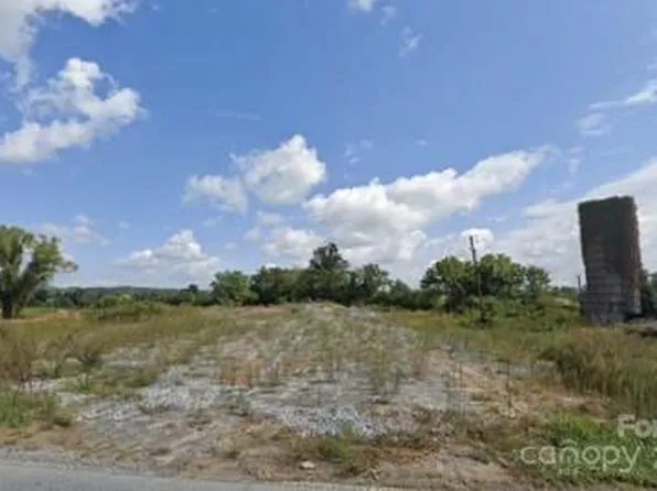 4165 Haywood Rd, Mills River, NC 28759