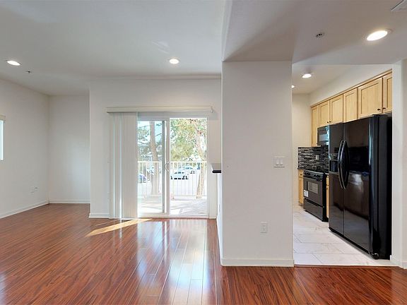 4th image of 12132 Hart St APT 205
