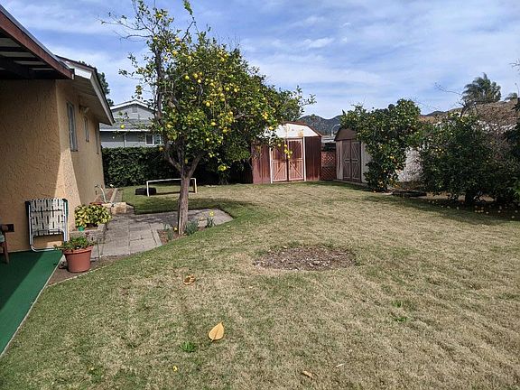 2nd image of 2055 Lee Dr