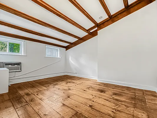 Rented by R New York | media 17