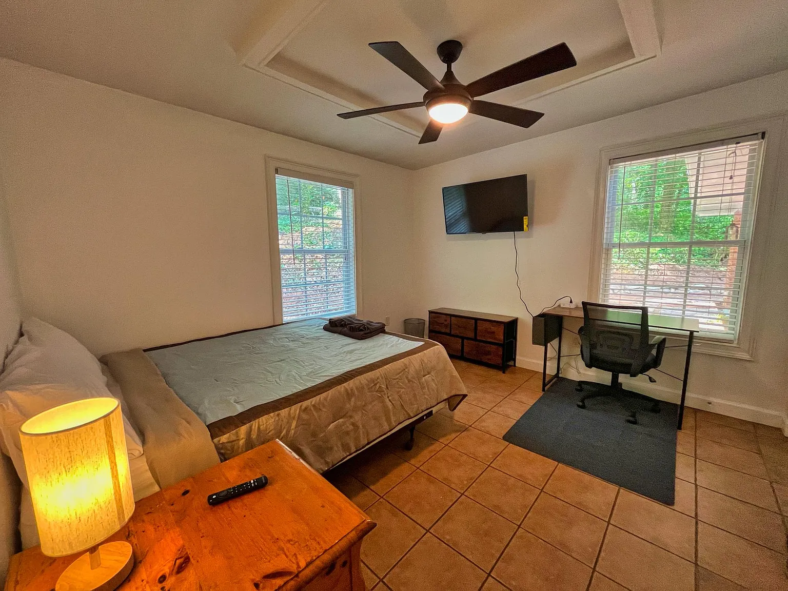 4 bed, 5.0 bath, 2500 sqft, $1,364 — Photo 1