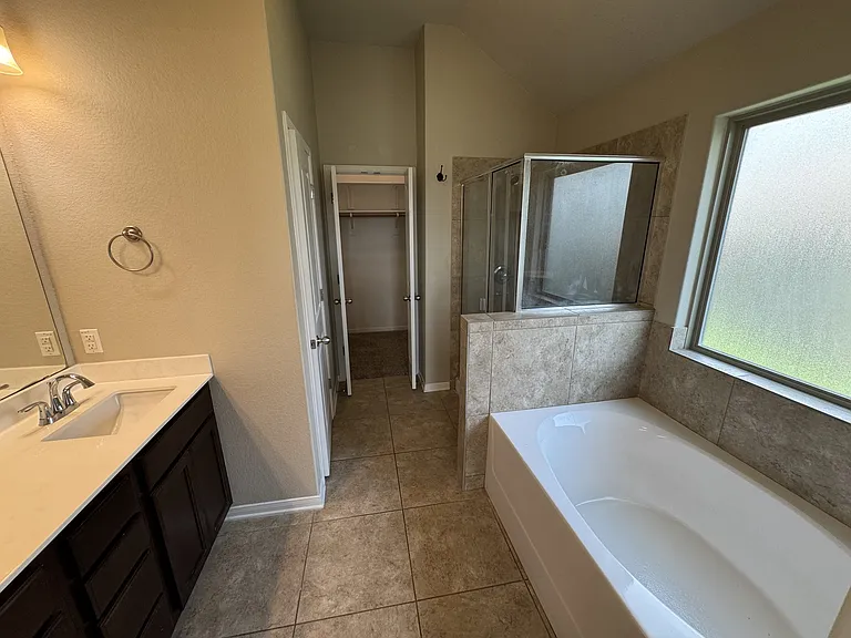 5611 Markham Dr — Photo 21