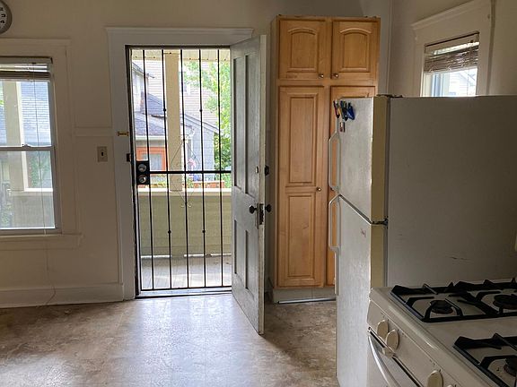 5th image of 2805 Monroe Ave #1
