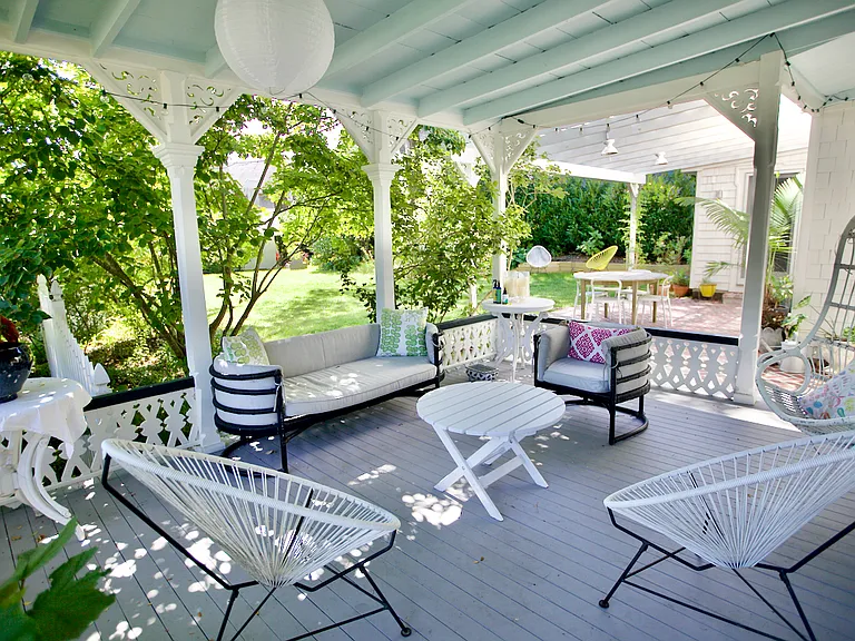 7 Clinton Ave — Photo 4