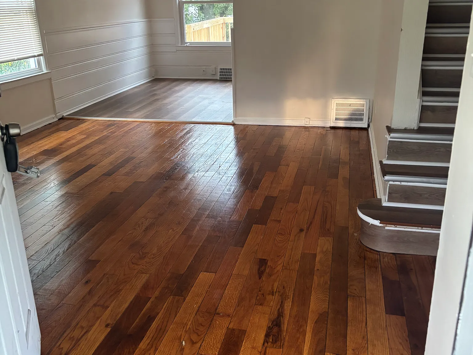 2 bed, 950 sqft, $1,300 — Photo 2