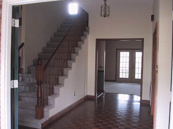 Tequewood Parquet Entrance