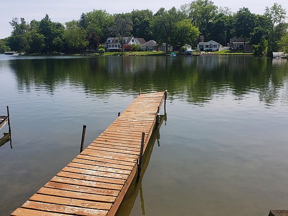 2nd image of 34471 Edgewater Dr