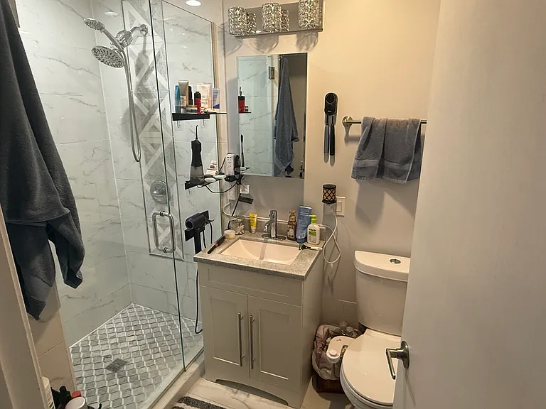 4552 N Claremont Ave #1 — Photo 3