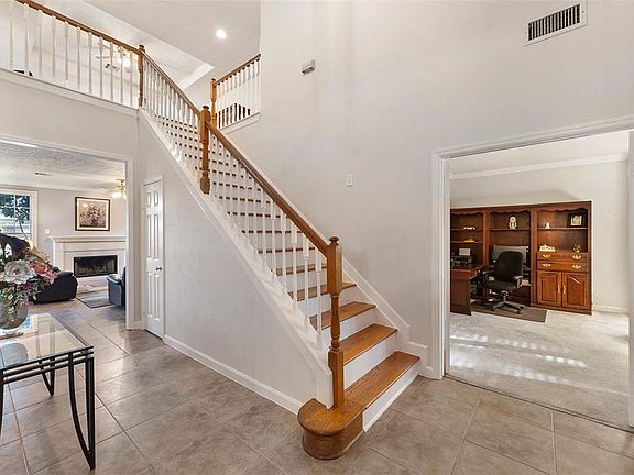 5th image of 4307 Holly Terrace Ct