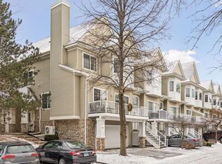 1000 Fairfield Spur, Minnetonka, MN 55305