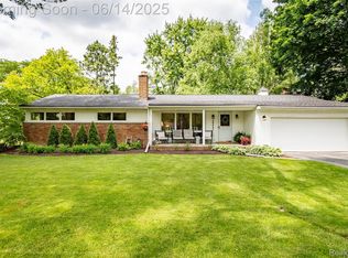 28441 Westerleigh Rd, Farmington Hills, MI 48334