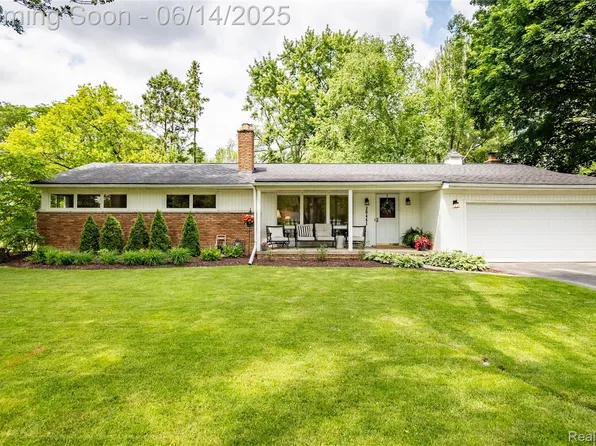 28441 Westerleigh Rd, Farmington Hills, MI 48334