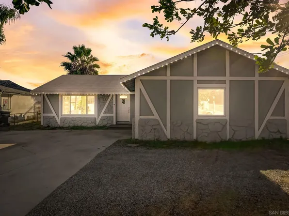 560 W Los Angeles Dr, Vista, CA 92083