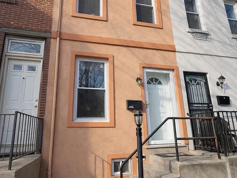 4225 Filbert St — Photo 1
