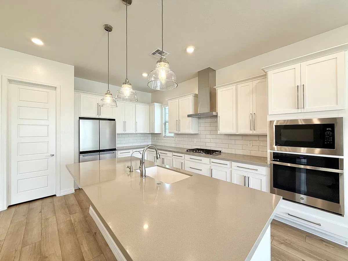 4 bed, 3.5 bath, 3019 sqft, $2,990 — Photo 3