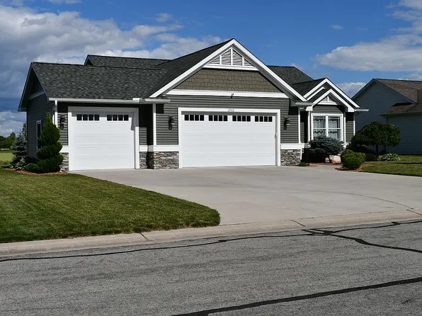 2743 Limerick Dr, Bay City, MI 48706