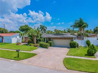 14009 Lookout Way, Seminole, FL 33776