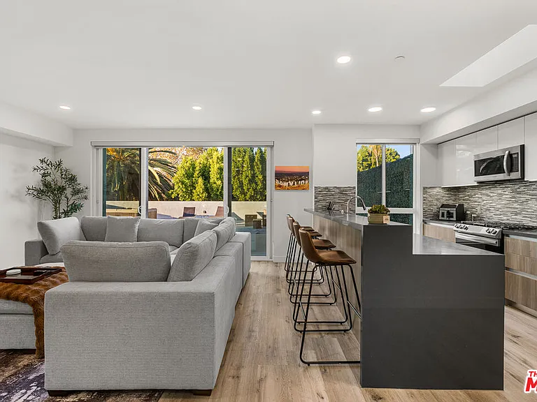 4806 Sylmar Ave #Penthouse 2 — Photo 4