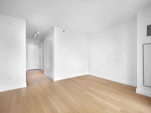 5th image of 10 City Pt APT 31M