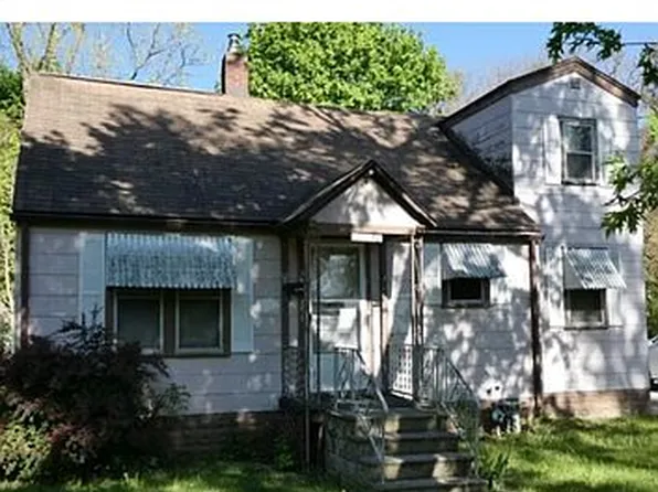 1149 Lavette Ave, Benton Harbor, MI 49022