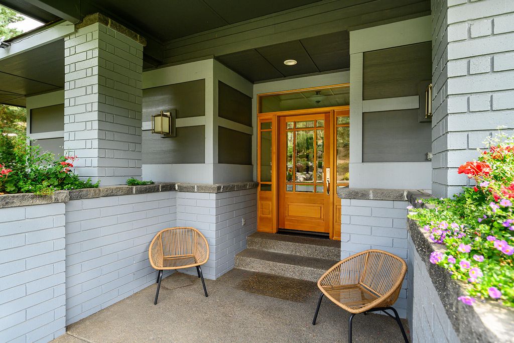3160 Colonial Dr, Bend, OR - View 4