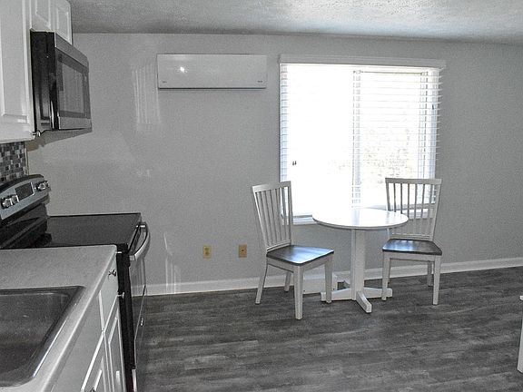 4th image of 198 E Grand Ave #314