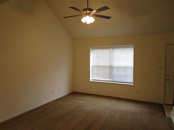 3rd image of 3538-3540 Prescott Dr