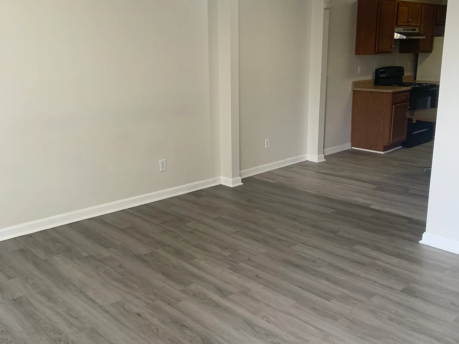 2 bed, 840 sqft, $950 — Photo 2