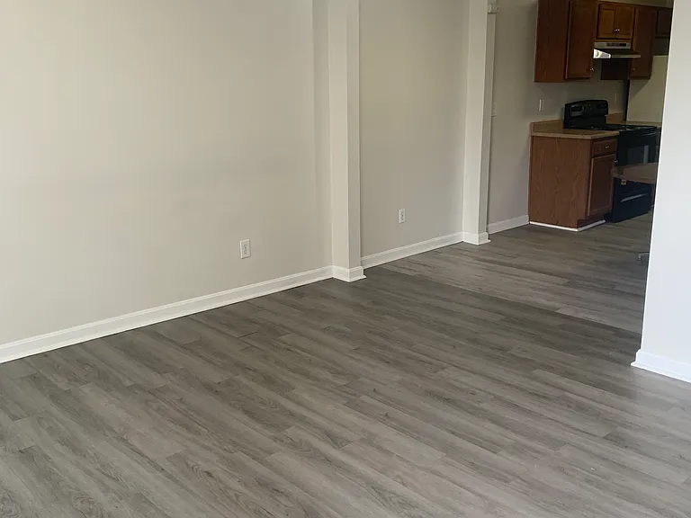 104 Aiden Ct — Photo 2