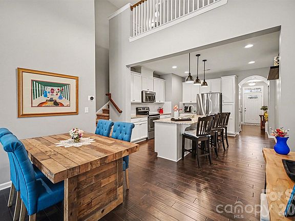 3rd image of 1008 Archibald Ave