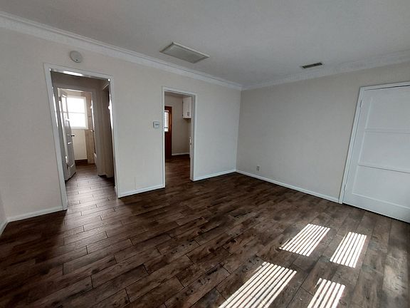 4th image of 725 E Manchester Dr #93