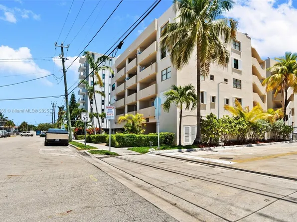 7125 Bay Dr APT 201, Miami Beach, FL 33141