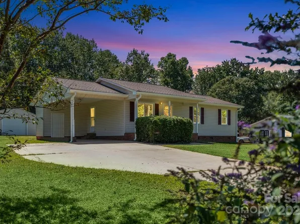 231 Pineland Ave, Shelby, NC 28152