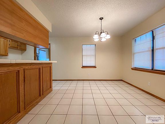 5th image of 104 Magnolia St