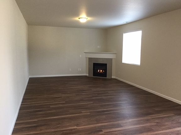 2nd image of 2765 Moore Ave