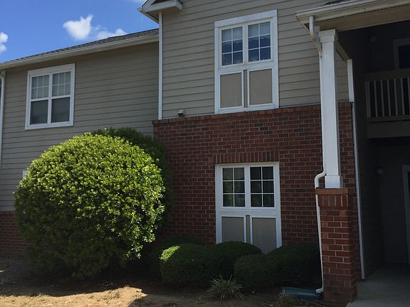 4th image of 2127 Dutchman Dr #202